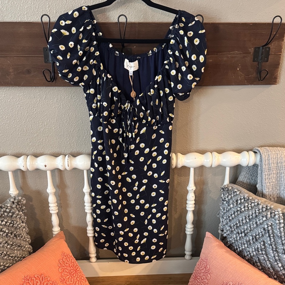 Navy Floral Puff Sleeve Dress with Daisies